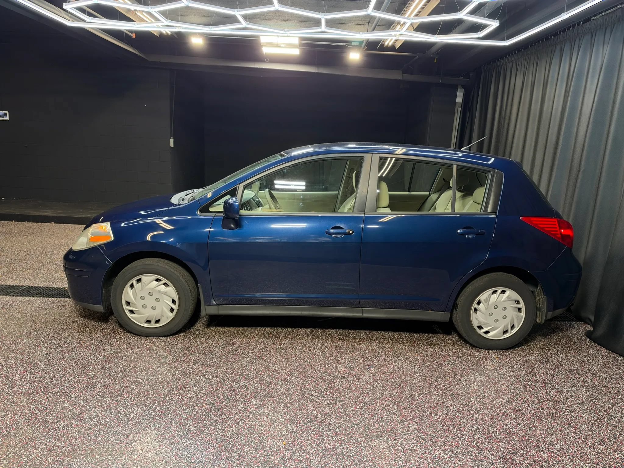 Used 2008 Nissan Versa 1.8 S w/ PWR Pkg FWD image 4