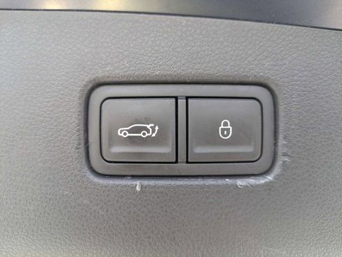 Used 2025 Genesis GV70 2.5T AWD/4WD image 13