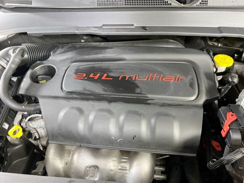 Used 2022 Jeep Compass Latitude w/ Sun and Sound Group AWD/4WD image 28