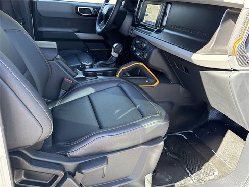 Used 2023 Ford Bronco Badlands image 13