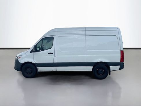 Used 2024 Mercedes-Benz Sprinter 2500 image 6