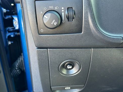 Used 2010 Dodge Challenger R/T image 15