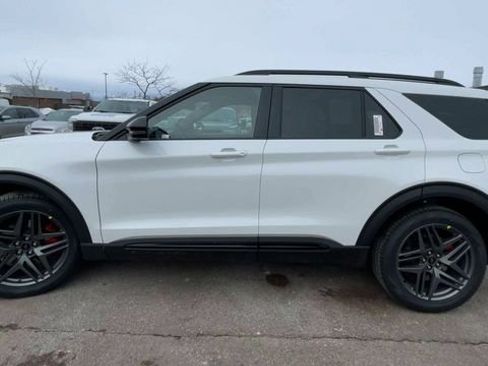 New 2026 Ford Explorer ST w/ Sun And Sound Package image 5