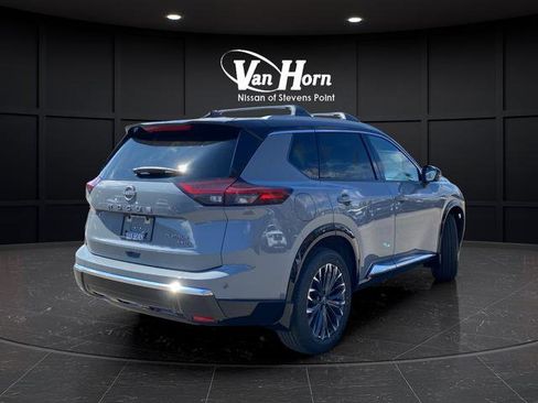 New 2026 Nissan Rogue Platinum image 3