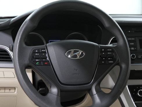 Used 2015 Hyundai Sonata SE image 7