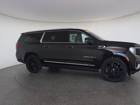 Used 2022 GMC Yukon XL Denali image 24