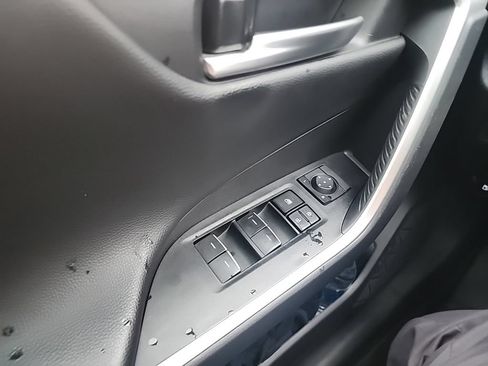 Used 2024 Toyota RAV4 XSE AWD/4WD image 18
