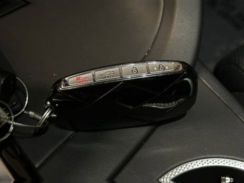 Used 2025 Genesis G70 2.5T image 22