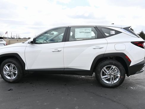 New 2025 Hyundai Tucson SE image 4