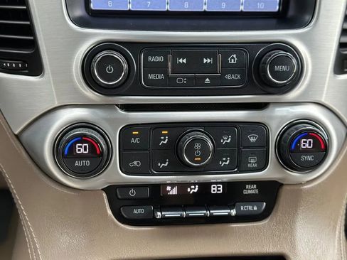 Used 2017 GMC Yukon XL SLE w/ SLE Value Package image 19