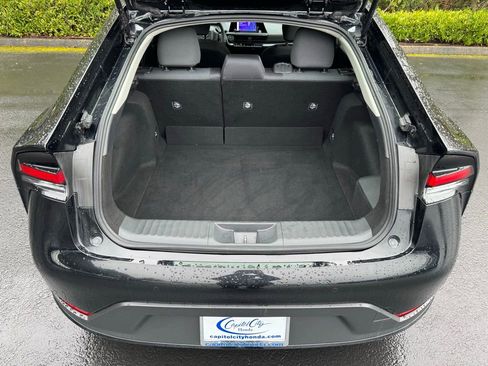 Used 2024 Toyota Prius LE image 12