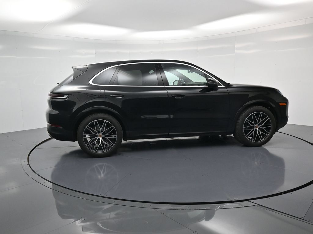 Used 2026 Porsche Cayenne AWD/4WD image 31