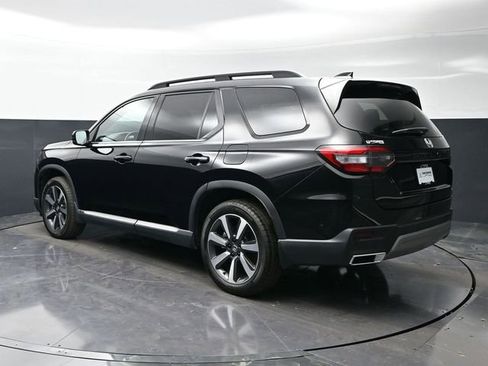 Certified 2025 Honda Pilot Touring image 7