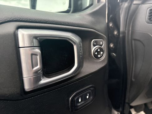 Used 2021 Jeep Wrangler Unlimited Sport image 16