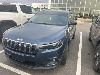 Used 2019 Jeep Cherokee Latitude Plus w/ Comfort/Convenience Group