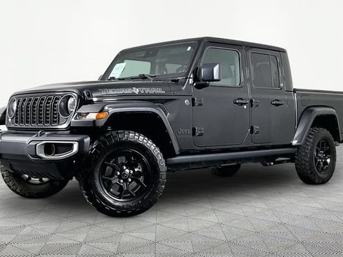 Used 2024 Jeep Gladiator Sport AWD/4WD image 1