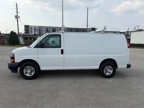 Used 2019 Chevrolet Express 2500 w/ Communications Package RWD image 10