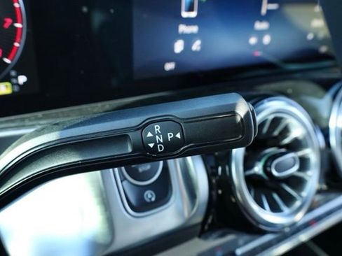 New 2026 Mercedes-Benz GLB 250 image 21