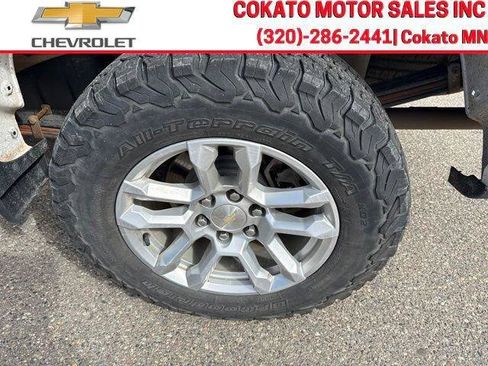 Used 2023 Chevrolet Silverado 1500 LT w/ Z71 Off-Road Package AWD/4WD image 9