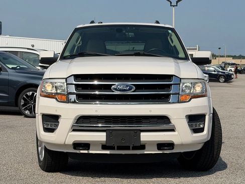 Used 2017 Ford Expedition Limited w/ Equipment Group 301A AWD/4WD image 2