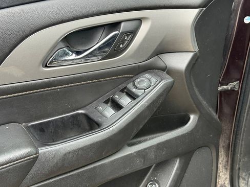 Used 2020 Chevrolet Traverse LT FWD image 10