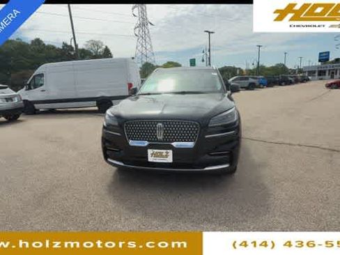 Used 2024 Lincoln Aviator Reserve AWD/4WD image 3