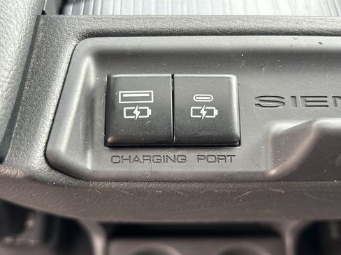 Used 2022 Toyota Sienna XSE w/ XSE Plus Package AWD/4WD image 20