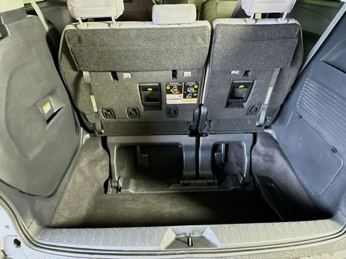 Used 2025 Toyota Sienna LE image 30
