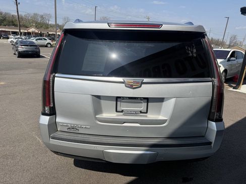 Used 2017 Cadillac Escalade Luxury image 10