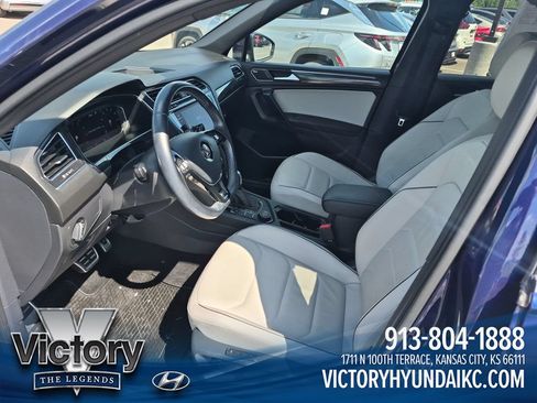 Used 2021 Volkswagen Tiguan SEL Premium R-Line w/ 3rd Row Seat Package AWD/4WD image 9