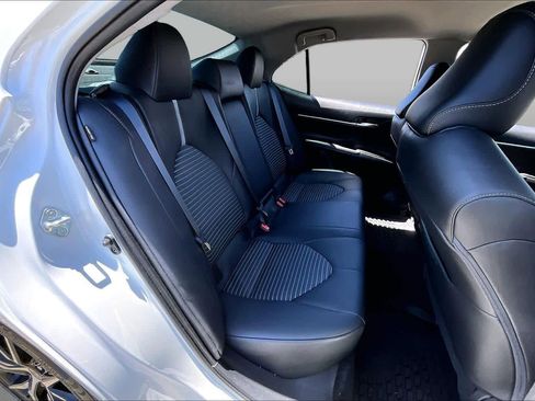 Used 2022 Toyota Camry SE FWD image 19