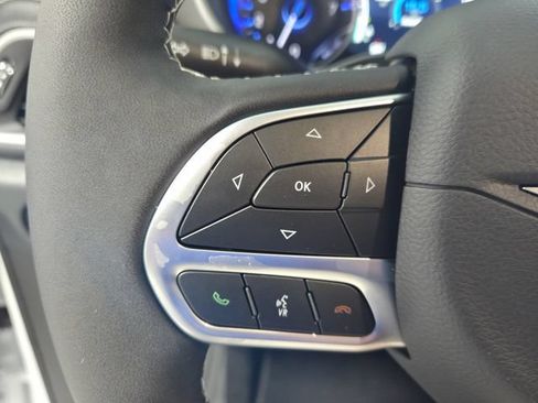 New 2027 Chrysler Pacifica Select w/ Family Tech Group FWD image 30