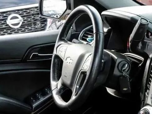 Used 2019 Chevrolet Suburban LT image 26