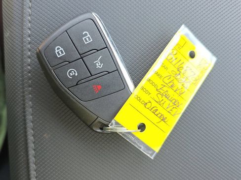 Used 2025 Chevrolet Equinox EV RS w/ Convenience Package II FWD image 23