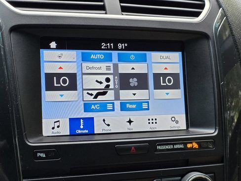 Used 2017 Ford Explorer XLT w/ Equipment Group 202A FWD image 17