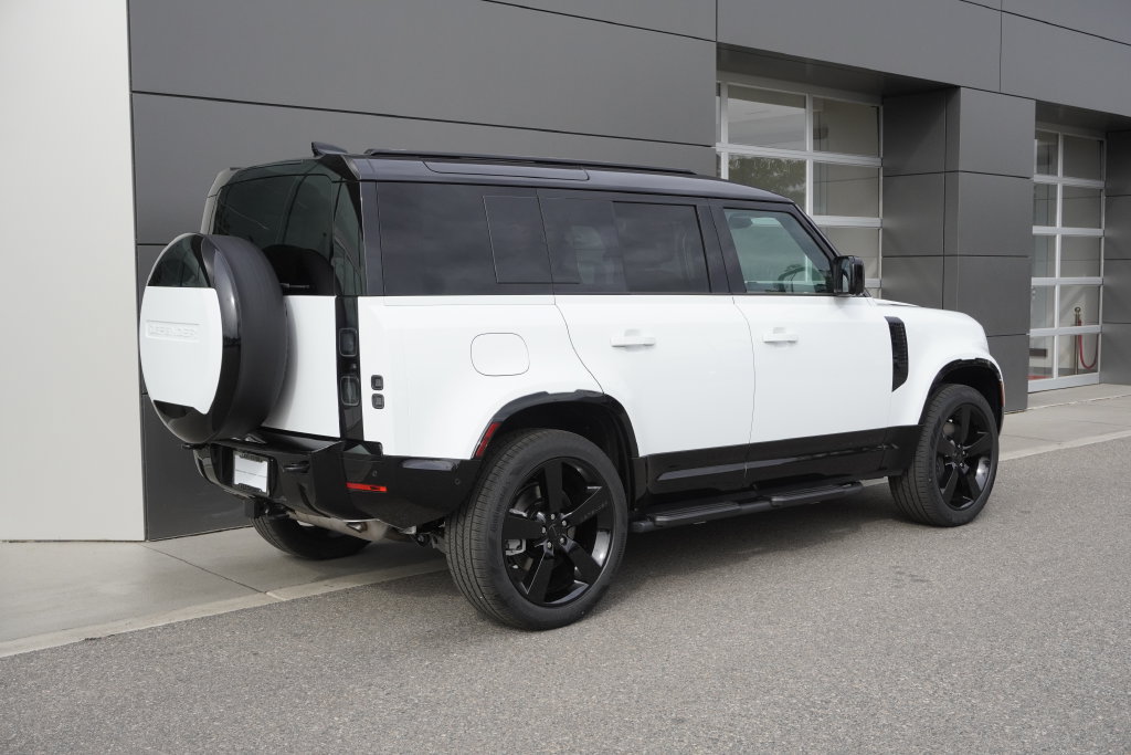 New 2026 Land Rover Defender 110 X-Dynamic SE AWD/4WD image 4