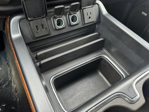 Used 2017 Chevrolet Silverado 1500 High Country AWD/4WD image 18