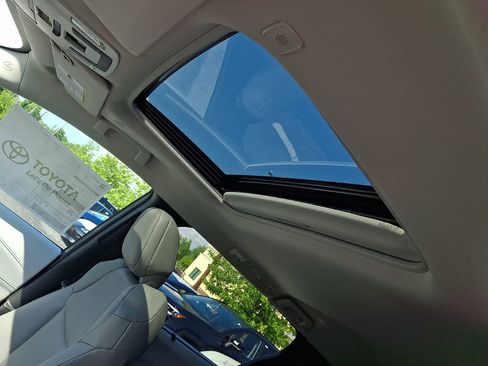 New 2026 Toyota Sienna XLE FWD image 13