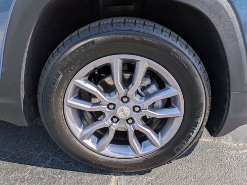 Certified 2024 GMC Terrain SLT image 12