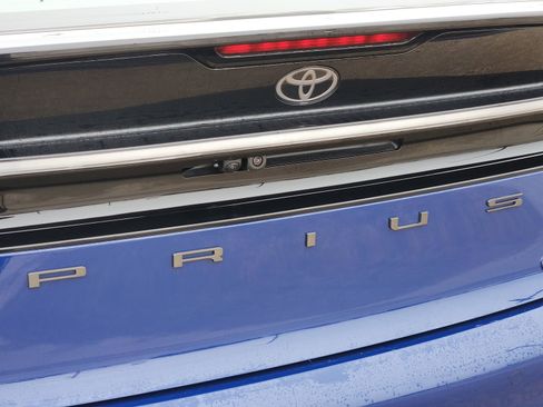 Used 2025 Toyota Prius Plug-In Hybrid image 12