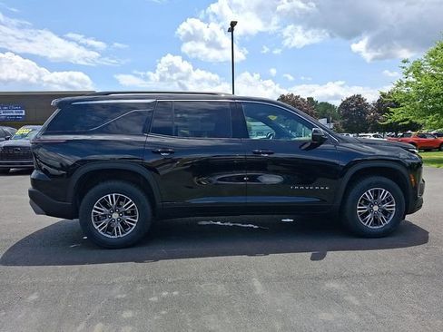 Used 2024 Chevrolet Traverse LT w/ Enhanced Driving Package AWD/4WD image 7