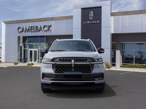New 2027 Lincoln Navigator L Reserve AWD/4WD image 2