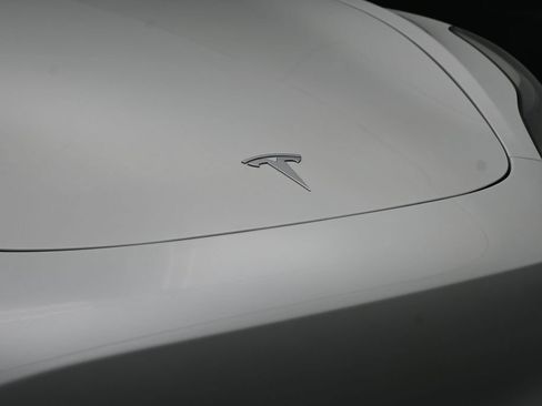 Used 2023 Tesla Model 3 Standard Range RWD image 4
