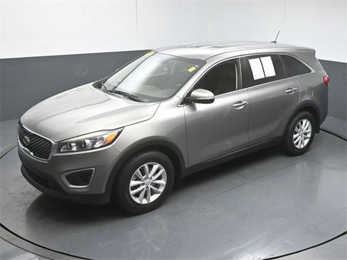 Used 2018 Kia Sorento L image 42