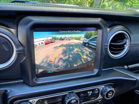 Used 2023 Jeep Wrangler Unlimited Sahara AWD/4WD image 18