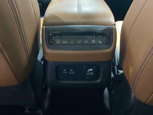Used 2023 Nissan Pathfinder Platinum AWD/4WD image 14