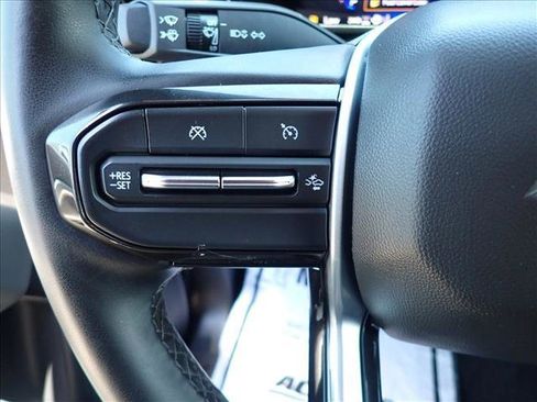 Used 2024 Chevrolet Colorado ZR2 w/ Technology Package AWD/4WD image 13