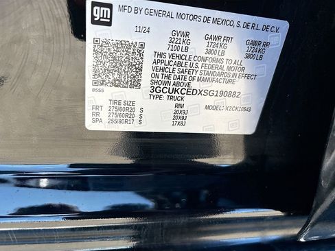 Used 2025 Chevrolet Silverado 1500 Custom Trail Boss w/ Dark Appearance Package image 29