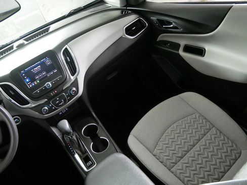 Used 2024 Chevrolet Equinox LS w/ LS Convenience Package image 11