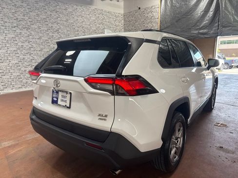 Used 2023 Toyota RAV4 XLE AWD/4WD image 7
